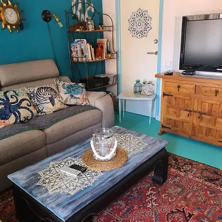 Comfortable Righ In Centre, Near & Port ,wifi Appartement *