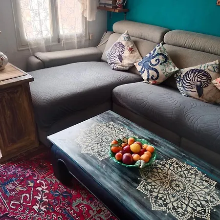 Comfortable Righ In Centre, Near & Port ,wifi Appartement *
